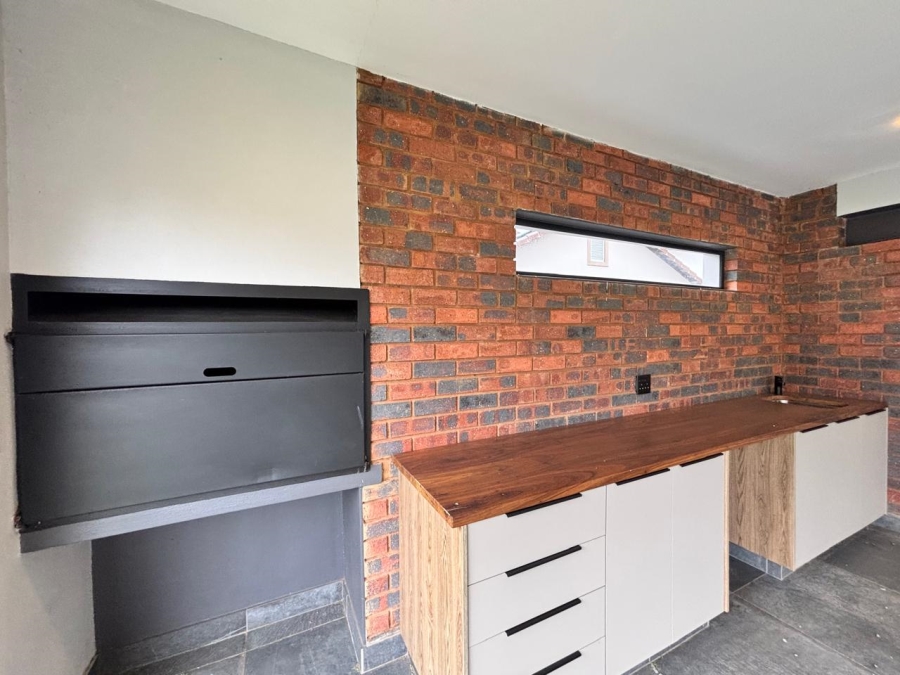 4 Bedroom Property for Sale in Grimbeeck Park North West